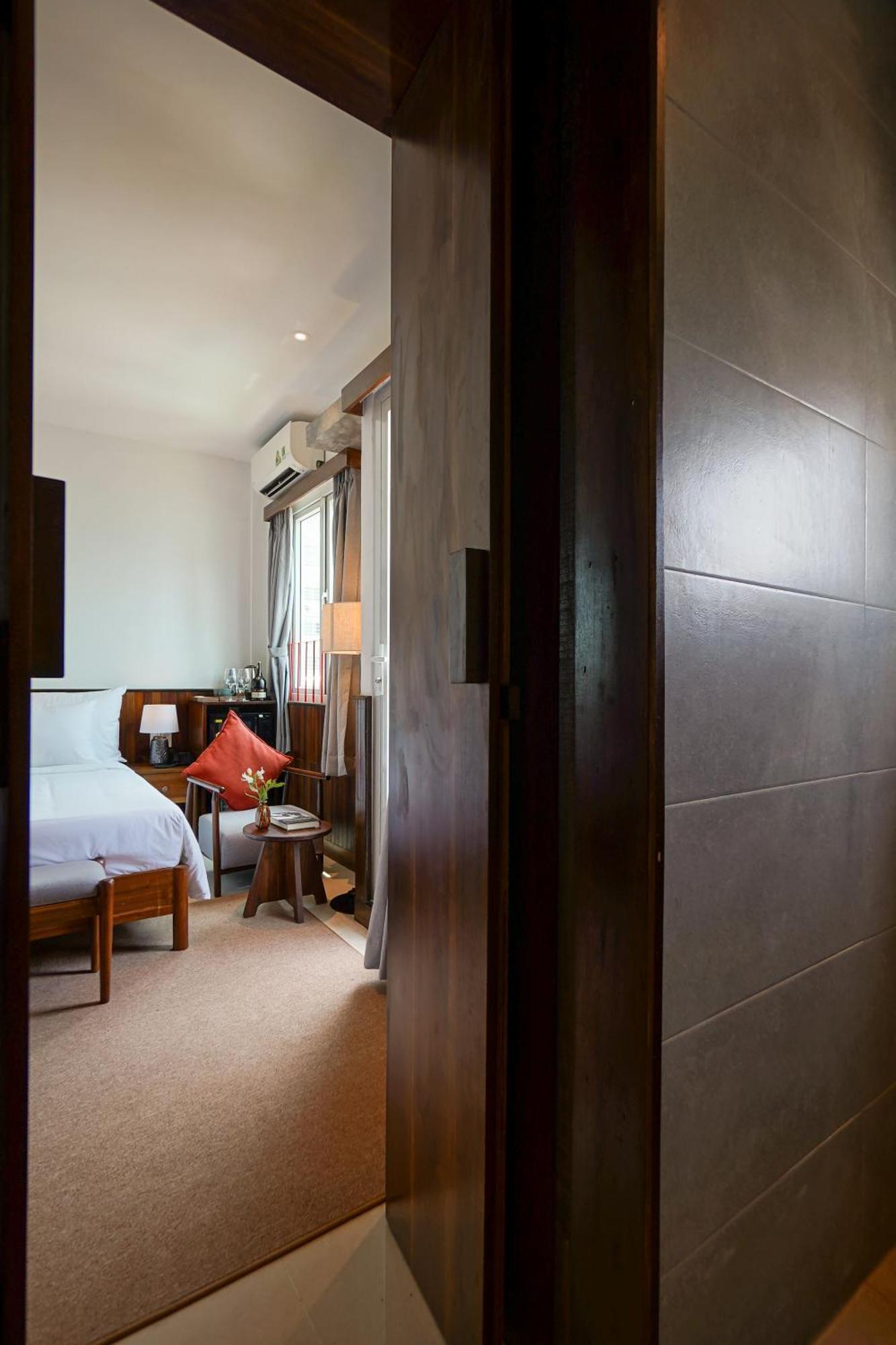 Nexus House Nguyen Binh Khiem Hotel