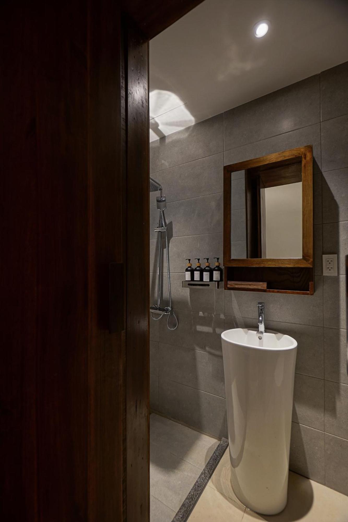 Khách sạn Nexus House Nguyen Binh Khiem - Near Saigon Zoo & Botanical Gardens TP. Hồ Chí Minh